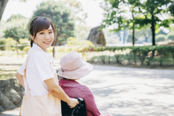 【サービス付き高齢者住宅の介護職員】「住之江公園駅」徒歩10分、やりたいを形にできる企業風土が魅力