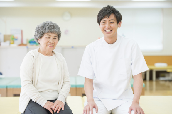 【有料老人ホームの看護主任】「大和駅」徒歩9分、地域医療を支えるケア