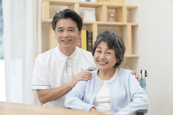 【有料老人ホームの看護管理者】「南浦和駅」徒歩4分、年休115日、地域医療を支えるケア