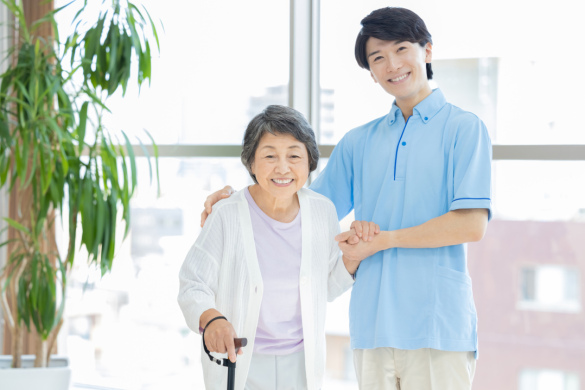 【有料老人ホームの介護主任候補】「駒沢大学駅」徒歩8分、「ご自身らしい生活」に寄り添う介護