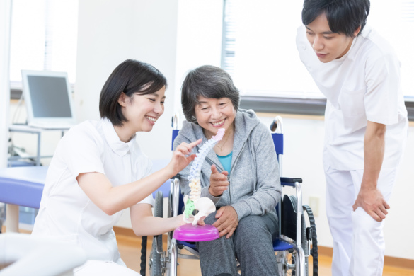 【特別養護老人ホームの看護師】「東中野駅」徒歩9分、年休115日、安らぎと心豊かな暮らしを提供