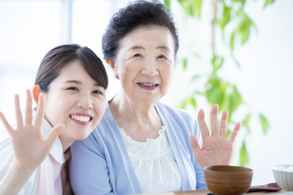 【特別養護老人ホームの介護職員】福利厚生充実、心が豊かに触れ合える