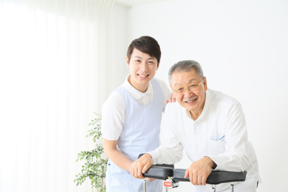 【有料老人ホームの作業療法士(OT)】賞与年4回、リゾートのような施設