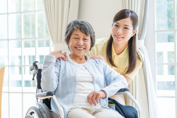 【サービス付き高齢者住宅の介護職員】福利厚生充実、自分が受けたいサービスを提供