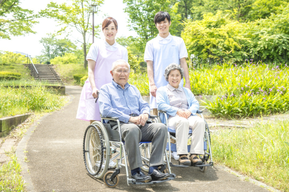【有料老人ホームの介護職員】福利厚生充実、安心して心豊かに暮らせる毎日を提供
