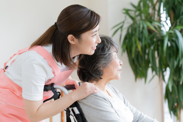 【サービス付き高齢者住宅の介護職員】「長田駅」徒歩4分、全国に居宅系介護サービスを展開