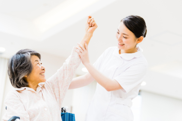 【介護老人保健施設の理学療法士(PT)】年間休日117日、在宅復帰実績が多数