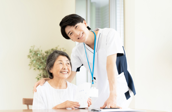 【有料老人ホームの介護職員】福利厚生充実、健やかな毎日を提供