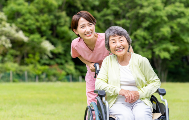 【有料老人ホームの介護職員】決算賞与あり、自分らしい生き方を応援