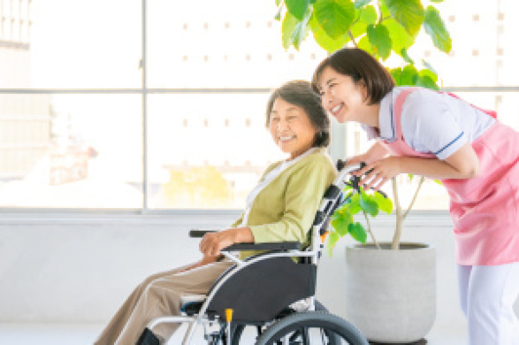 【有料老人ホームの介護職員】休暇制度充実、幅広い福祉事業を展開
