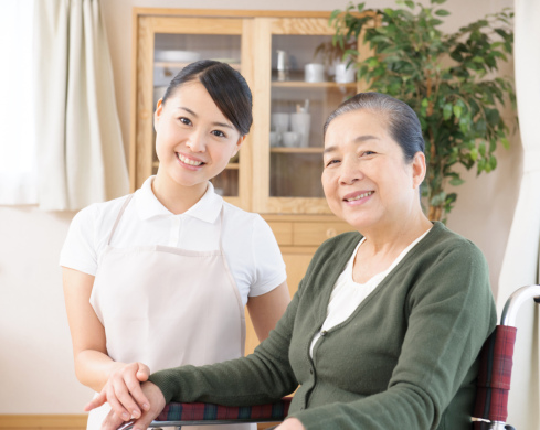 【特別養護老人ホームの介護職員】「中野富士見駅」徒歩7分、時代に合った良質のサービス