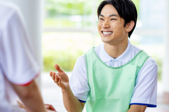 【障がい者支援施設の介護職員】「上井草駅」徒歩10分、笑顔でいっぱいの明るい施設