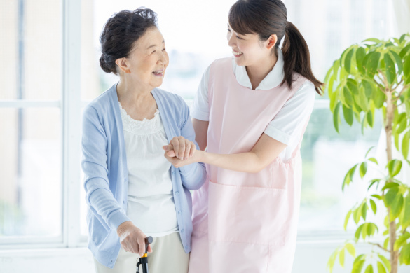 【特別養護老人ホームの介護職員】資格取得支援制度あり、家庭的な雰囲気
