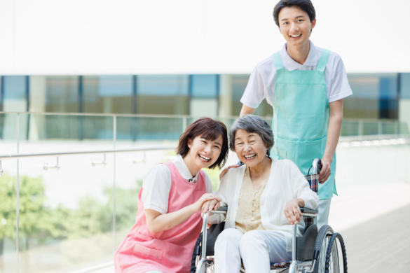 【有料老人ホームの介護職員】手当支給が豊富、福祉のプロとして質の高いケアを実施