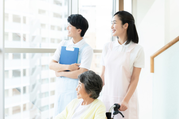 【サービス付き高齢者住宅の介護職員】資格取得支援あり、質の高い医療と介護