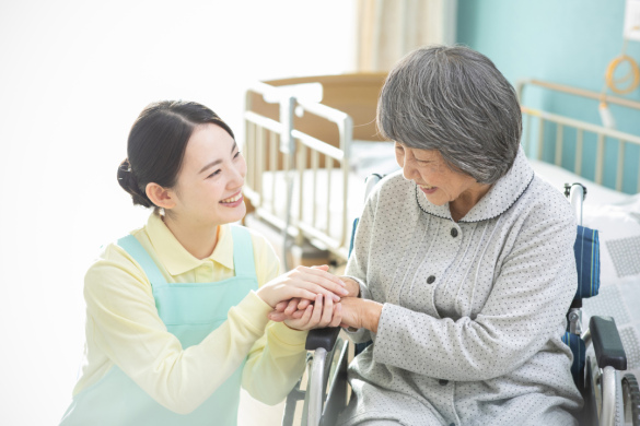 【介護老人保健施設の介護職員】賞与計4ヶ月分、気持ちに寄り添ったケア