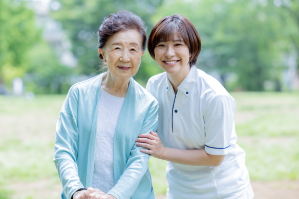 【サービス付き高齢者向け住宅の介護職員】年間休日115日、健やかな生活を提供