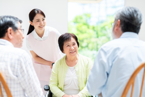 【サービス付き高齢者向け住宅の介護職員】年間休日115日、健やかな生活を提供