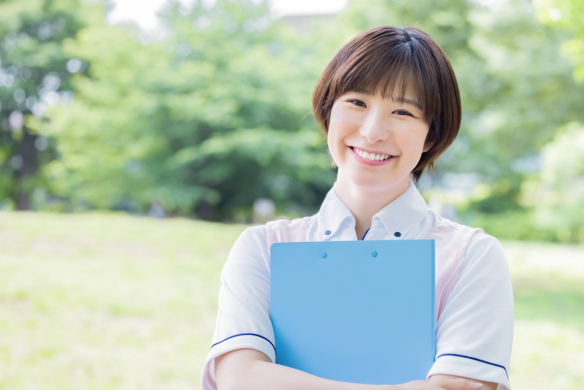 【介護老人保健施設の介護職員】賞与年2回支給、実効性のあるリハビリを提供