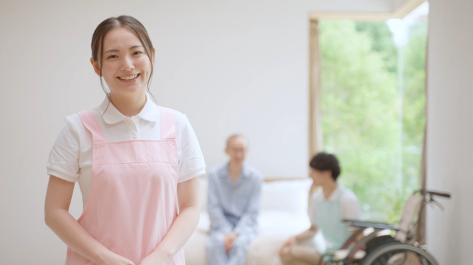 【介護老人保健施設の介護職員】「お花茶屋駅」徒歩9分、質の高いサポートを実施